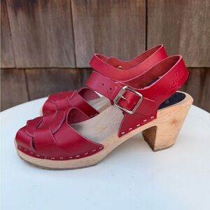 Boho Lotta’s Swedish wood clogs peep toe red leather buckle Sz 38 8.